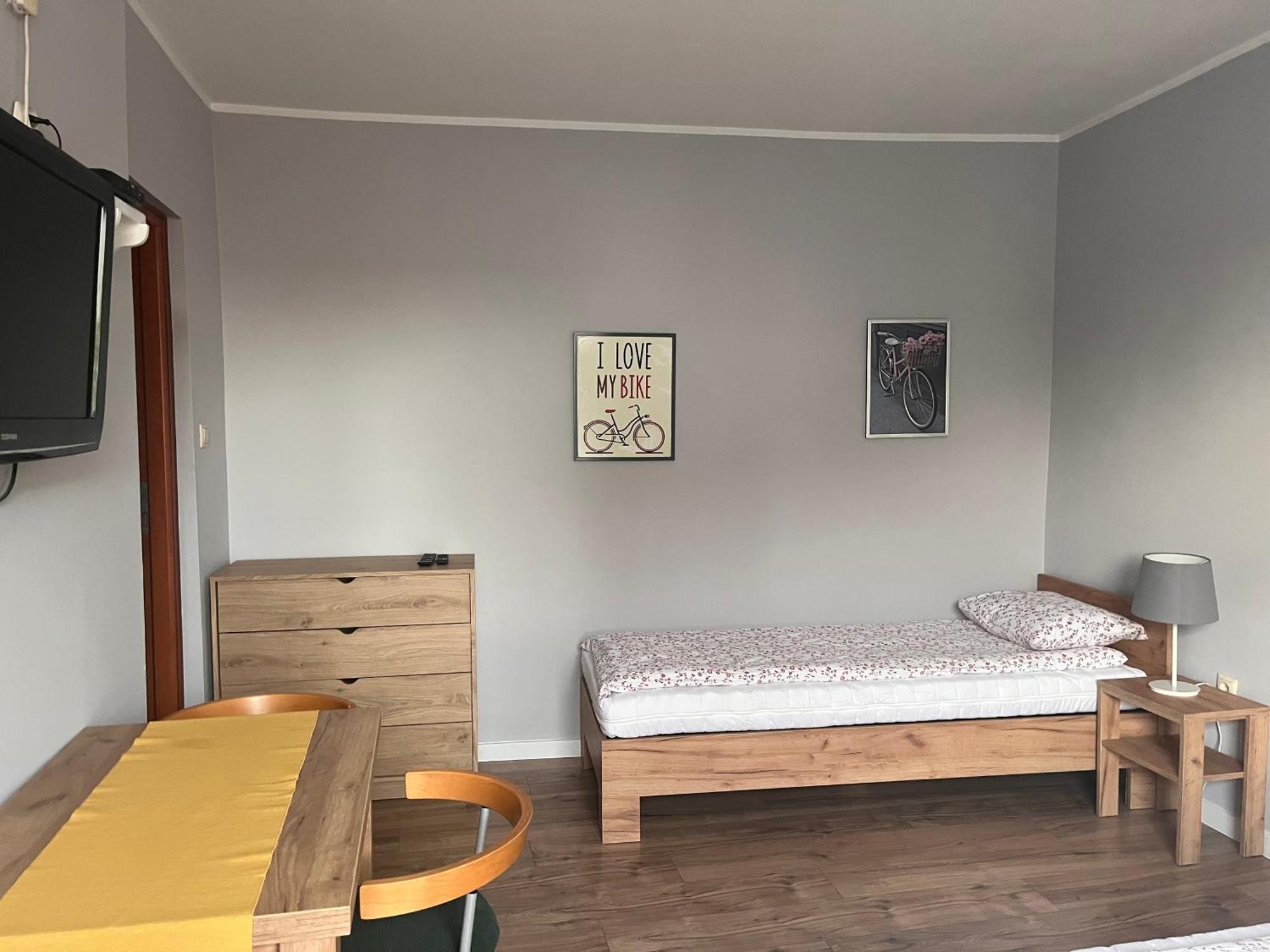 Pokoje Goscinne Halina Łeba Exterior foto